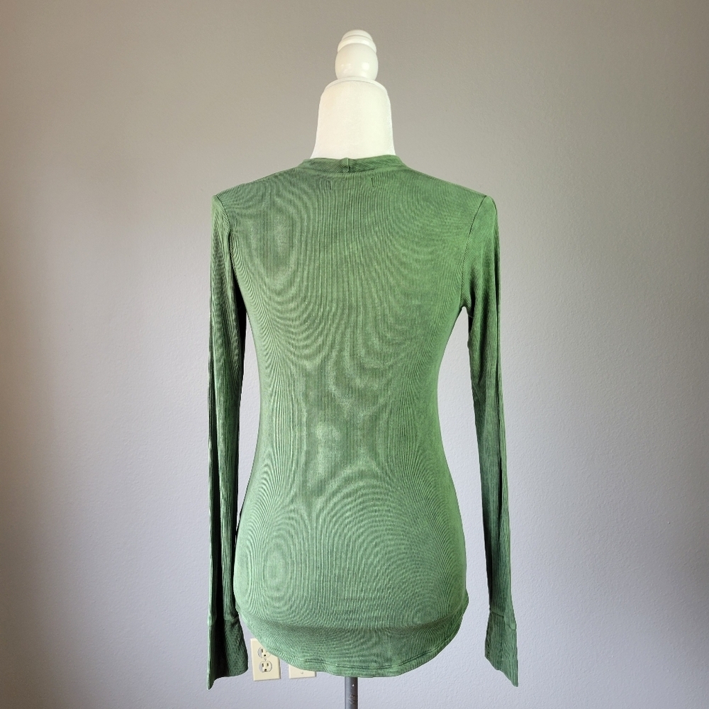 Michael Lauren Green Crisscross Top - Picture 8 of 16